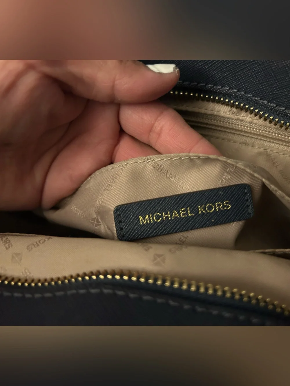 Michael Kors Black Saffiano Leather Shoulder Bag with Gold Chain(Navy Blue)